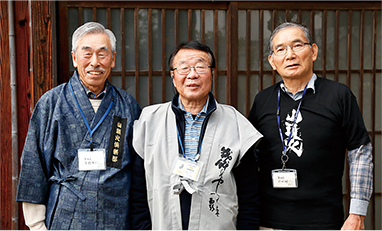 「NPO法人まつやま山頭火倶楽部」の皆さん。左から、芳野友紀さん、太田和博さん、穴吹明さん