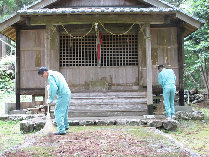 神社の清掃