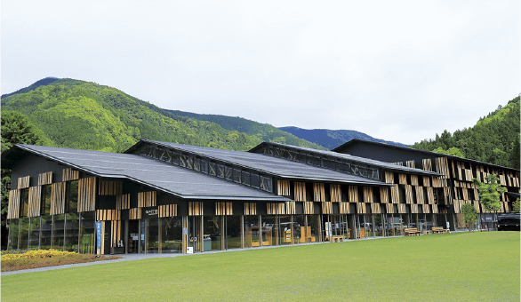 梼原町立図書館（雲の上の図書館）