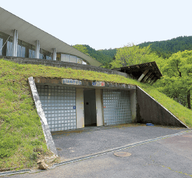 雲の上のホテルがある「道の駅 ゆすはら」の公衆トイレ