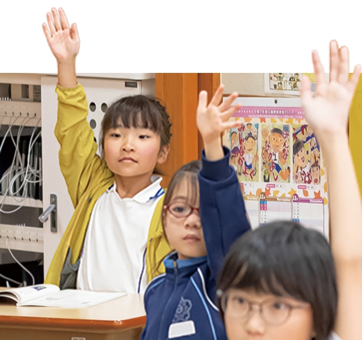 居住地の学校と習っている単元が違うことがあるため、授業中はデュアルスクール担当の先生がサポートしてくれる