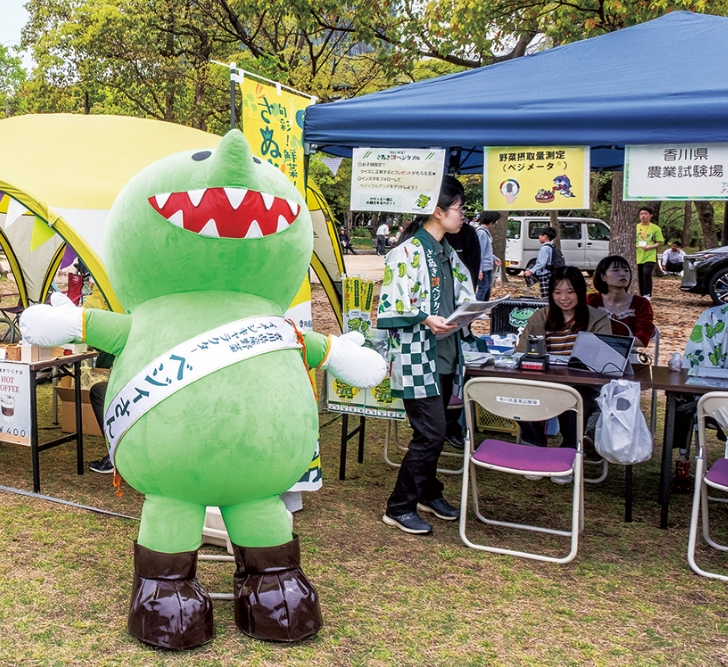 「さぬきのめざめ」を生み出した香川県農業試験場のブース。子どもの素朴な疑問から就農などの相談まで受け付けている