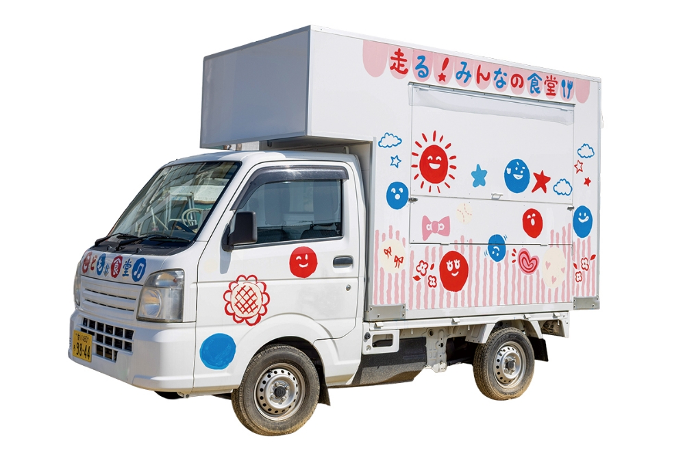 子どもたちがイラストを描いたキッチンカー