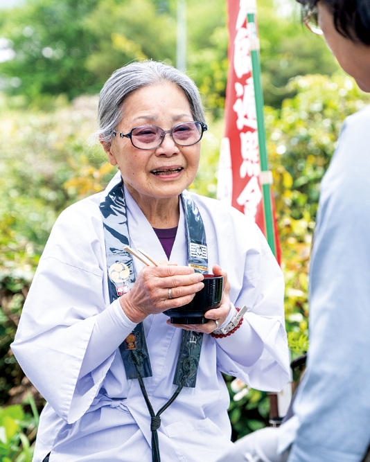 「ここでお接待を受けるのは2回目」という福岡からのお遍路さん