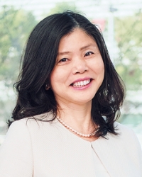 安達 恵利子