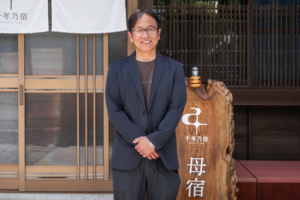 (株)結プロジェクト代表の出口さん。「風景や営みはもちろんですが、村の最大の魅力はあたたかい住人の皆さんです」と話す